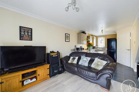 3 bedroom semi-detached house for sale, Whinmoor Way., Leeds