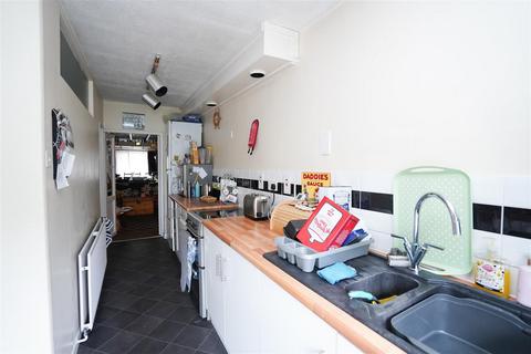 2 bedroom terraced house to rent, Raleigh Cottages, Barnstaple