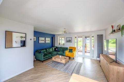 10 Oldale Close, Sheffield, S13 7ND