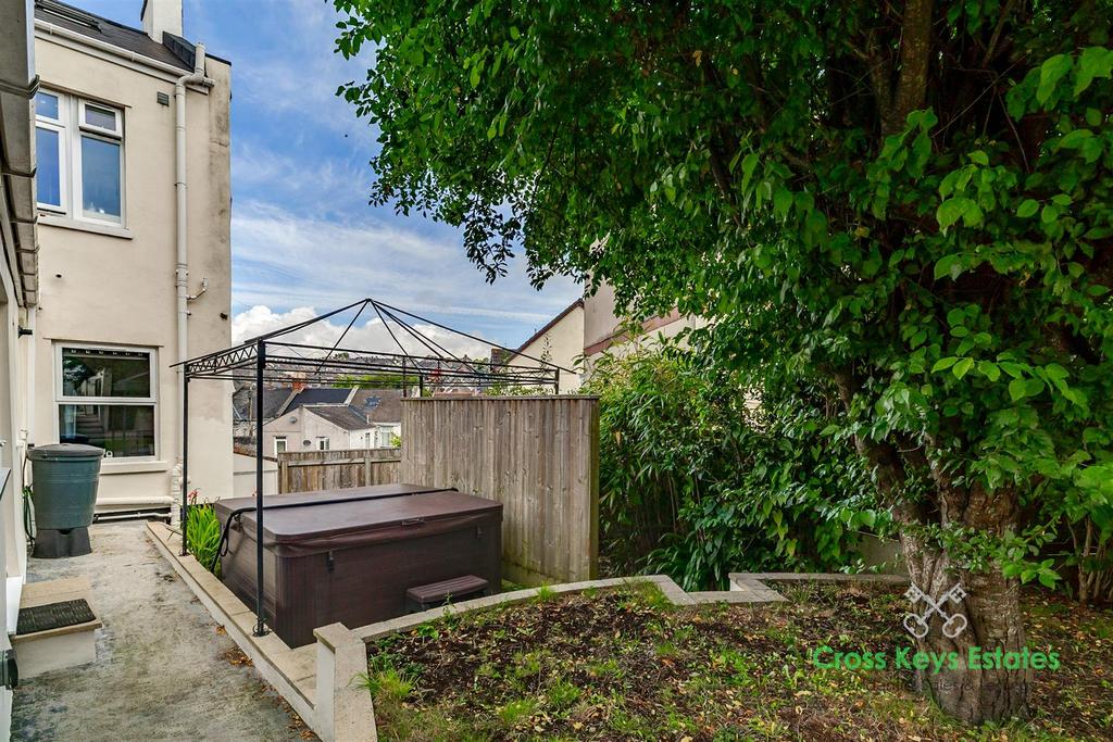 Extensive Gardens, Garage &amp; Driveway