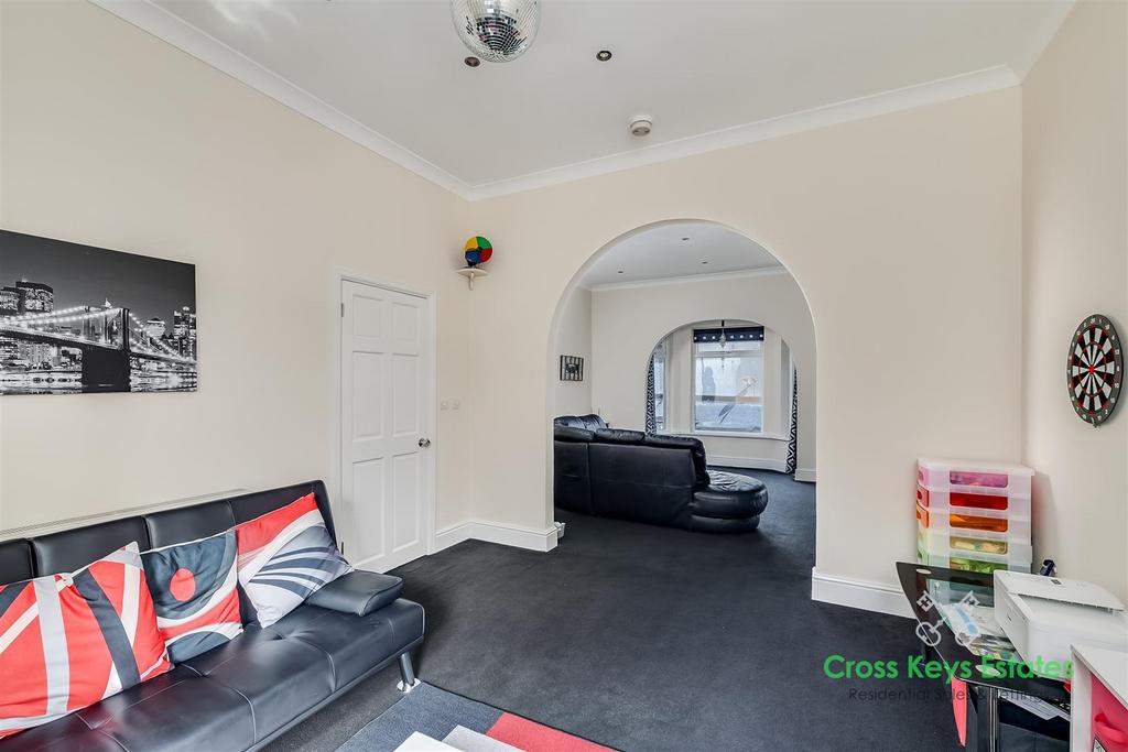 Dining Room/Optional Bedroom 5