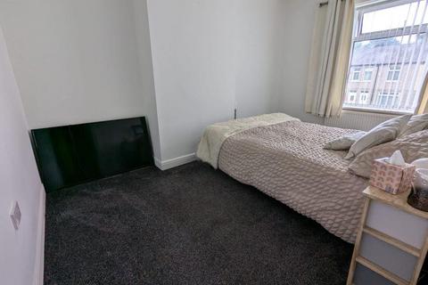 9 Carr Bottom Avenue, Bradford, BD5 9BE
