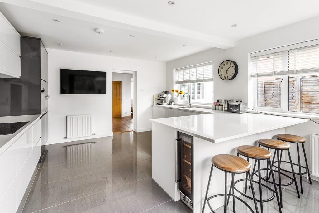 121-Cobham-Road-11.jpg