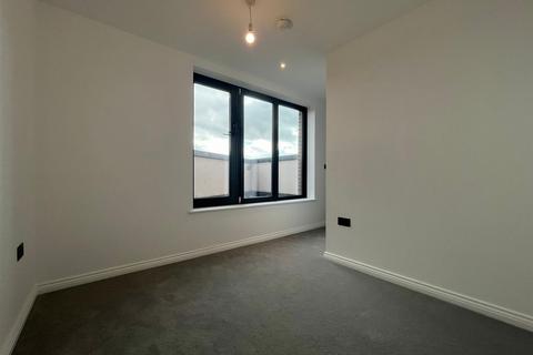 3 bedroom apartment for sale, Springwell Gardens, Whitehall Road, Leeds LS12