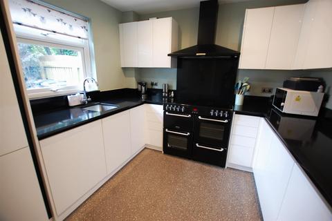 2 bedroom end of terrace house for sale, The Sidings, Ellenbrook, Hatfield