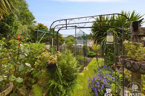 2 bedroom cottage for sale, Crown Lane, Lydney GL15