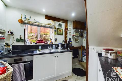 2 bedroom cottage for sale, Crown Lane, Lydney GL15