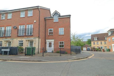 3 bedroom semi-detached house for sale, Kingfisher Way, Loughborough, LE11