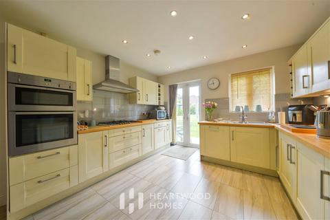 2 bedroom detached bungalow for sale, Redhall End, Roestock Lane, St. Albans, AL4 0NE