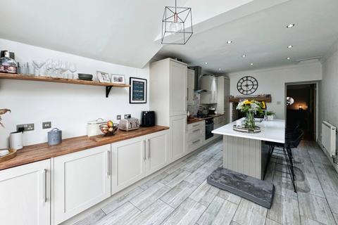 29 Afon Road, Llangennech, Llanelli, SA14 8TT