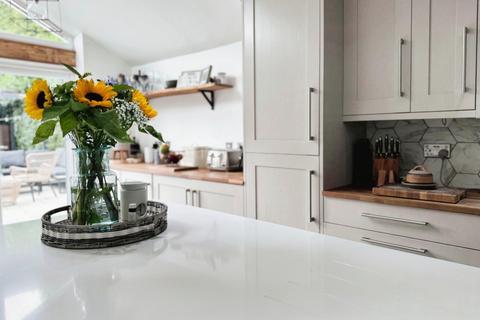 29 Afon Road, Llangennech, Llanelli, SA14 8TT