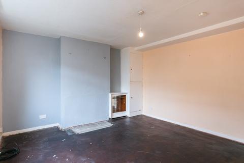 2 bedroom ground floor flat for sale, Gilmerton Dykes Avenue, Gilmerton, Edinburgh, EH17