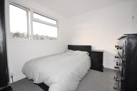 1 bedroom in a house share to rent, Chippendale Road Crawley RH11