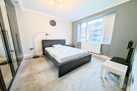 2 bedroom flat to rent, Charlbert Court, St John's Wood, NW8