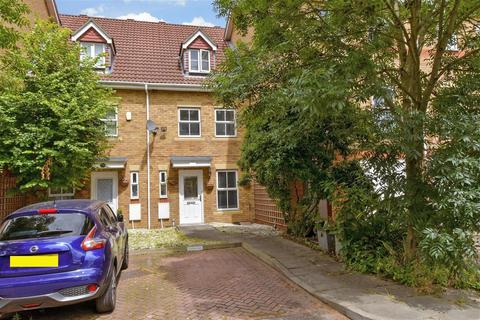 3 bedroom townhouse for sale, Keswick Gardens, Purfleet On Thames, Essex