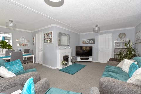2 bedroom park home for sale, Franklins Avenue, Pilgrims Retreat, Maidstone, Kent