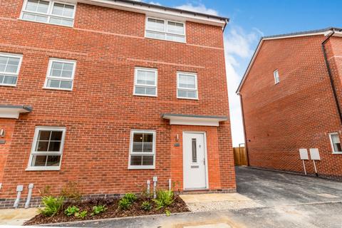 3 bedroom semi-detached house to rent, Hillcrest Road, Nuneaton, Leicestershire, CV10