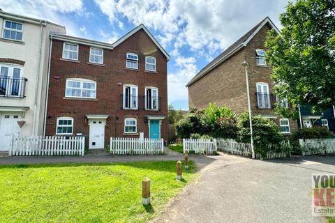 3 bedroom terraced house for sale, Page Road, Hawkinge, Folkestone, Kent CT18 7SF