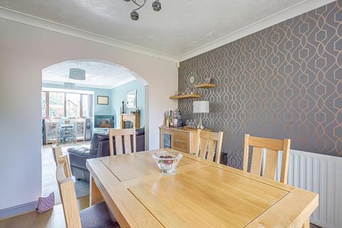 10 Sweet Briar Drive, Laindon, Basildon, SS15 4HA
