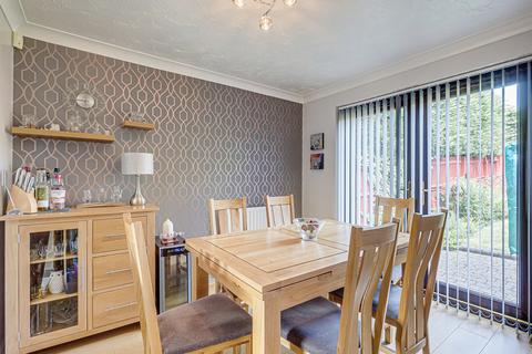 10 Sweet Briar Drive, Laindon, Basildon, SS15 4HA