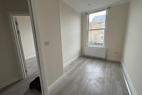 2 bedroom apartment to rent, Blackstock Road, London N4