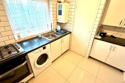 2 bedroom flat for sale, Green Lane, Hounslow, TW4