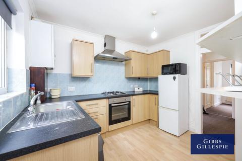 2 bedroom flat to rent, Rickmansworth Road, Pinner