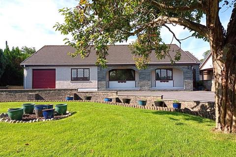 4 bedroom detached bungalow for sale, Cardigan Road, Newcastle Emlyn, Carmarthenshire, SA38 9RA