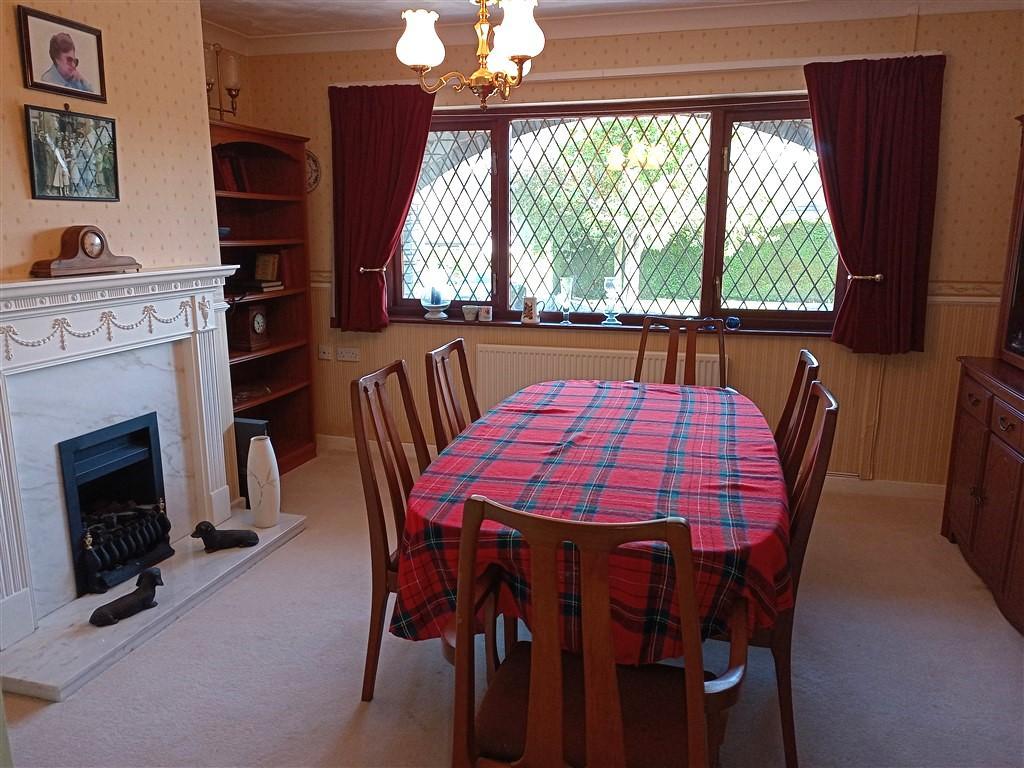 Bedroom 1 / Dining Room