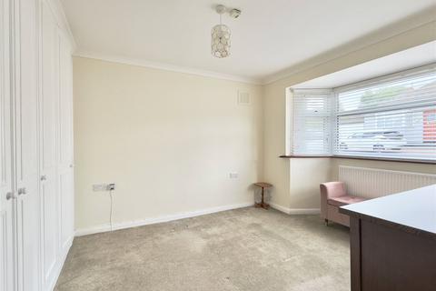 5 Nutley Close, Hextable, Swanley, BR8 7LP