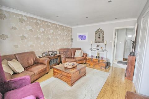 3 bedroom end of terrace house for sale, The Brambles, Ware SG12