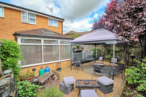 3 bedroom end of terrace house for sale, The Brambles, Ware SG12