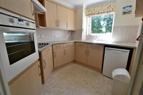 1 bedroom retirement property for sale, Pinetree Court, Stevenage SG1