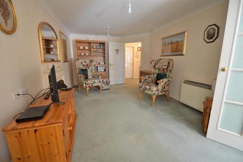 1 bedroom retirement property for sale, Pinetree Court, Stevenage SG1