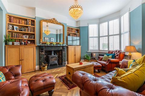 101 Claude Road, Cardiff, CF24 3QD