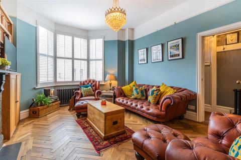 101 Claude Road, Cardiff, CF24 3QD