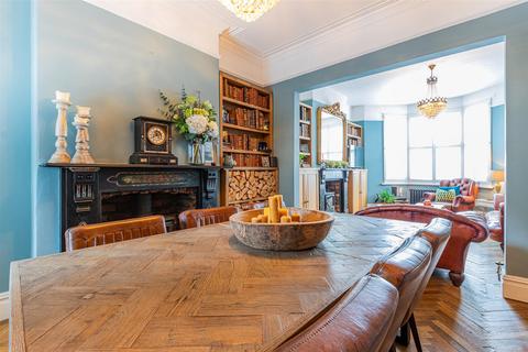 101 Claude Road, Cardiff, CF24 3QD