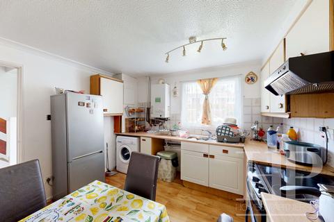4 Tussock Close, Crawley, RH11 8BE