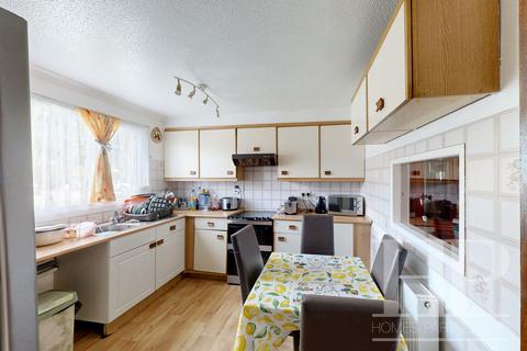 4 Tussock Close, Crawley, RH11 8BE