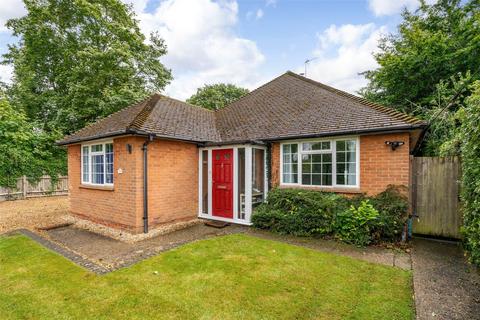 3 bedroom bungalow for sale, Highlands Road, Basingstoke, RG22