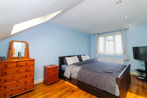 3 bedroom terraced house for sale, Birchanger Road