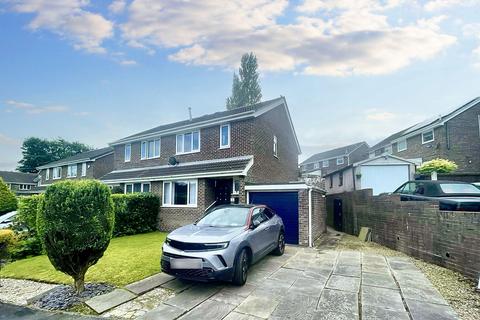 3 bedroom semi-detached house for sale, Oakdale Crescent, Huddersfield, HD3