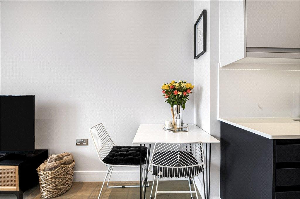 Kitchen/Reception