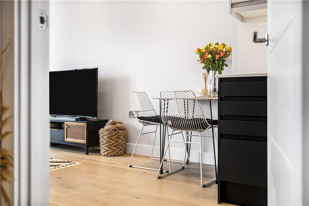 Kitchen/Reception