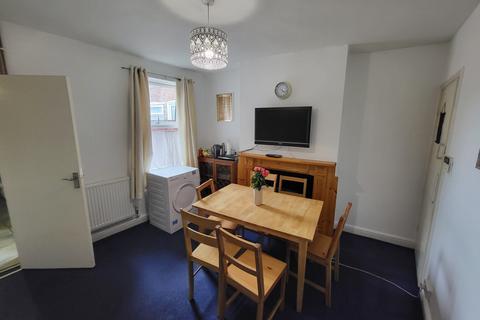 2 bedroom terraced house to rent, Luton LU1