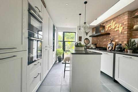 48 Manor Road, Chelmsford, CM2 0EP