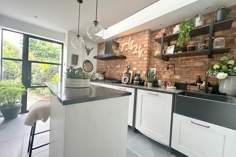 48 Manor Road, Chelmsford, CM2 0EP