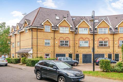 33 Hayes Grove, London, SE22 8DF