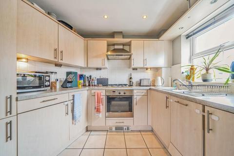 33 Hayes Grove, London, SE22 8DF
