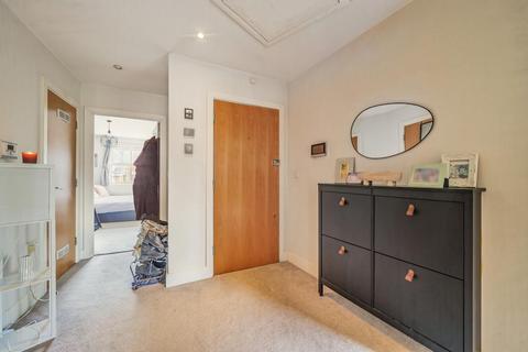 33 Hayes Grove, London, SE22 8DF
